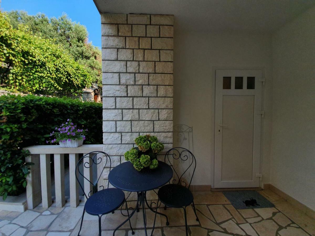 Apartmani Renata Brela Exteriér fotografie