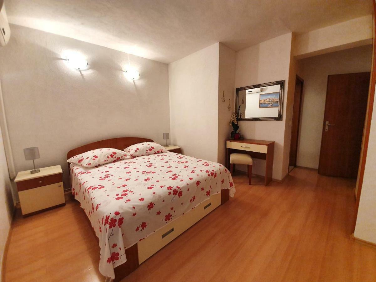 Apartmani Renata Brela Exteriér fotografie